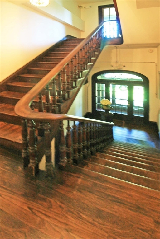 76 Crescent Street, Unit 2 Northampton, MA 01060 - Photo 18 of 25 a view of a building with a street