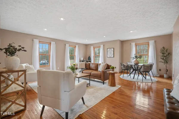 $490,000 | 11515 Frederick Road, Coeburn, VA 24230