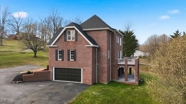$490,000 | 11515 Frederick Road, Coeburn, VA 24230