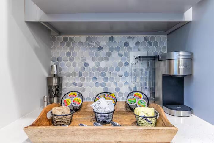 322 Northwest 4th Avenue Delray Beach, FL 33444 - Photo 12 of 37 Bar