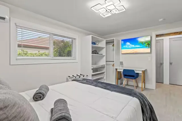 $8,000 | 322 Northwest 4th Avenue, Delray Beach, FL 33444