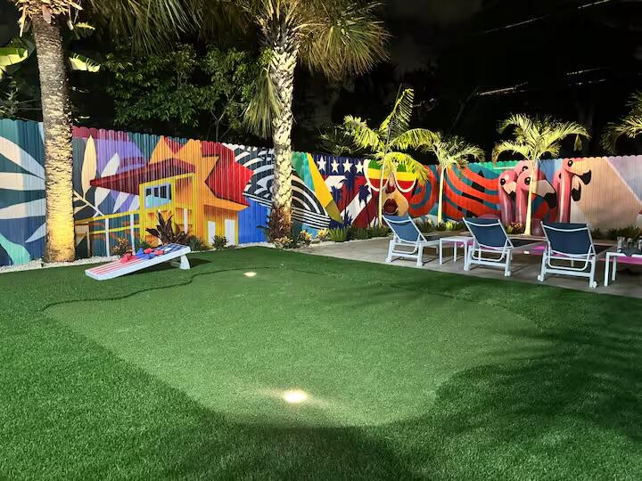 322 Northwest 4th Avenue Delray Beach, FL 33444 - Photo 35 of 37 Night Time Putting