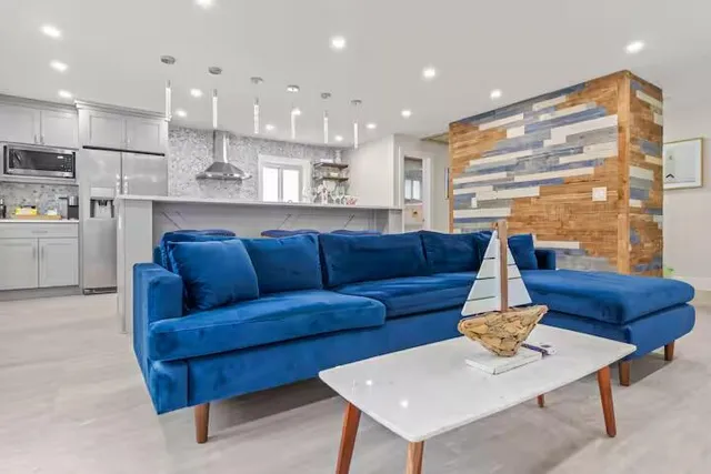 $8,000 | 322 Northwest 4th Avenue, Delray Beach, FL 33444