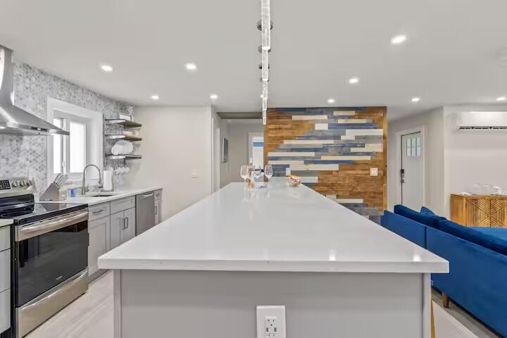 322 Northwest 4th Avenue Delray Beach, FL 33444 - Photo 9 of 37 Island