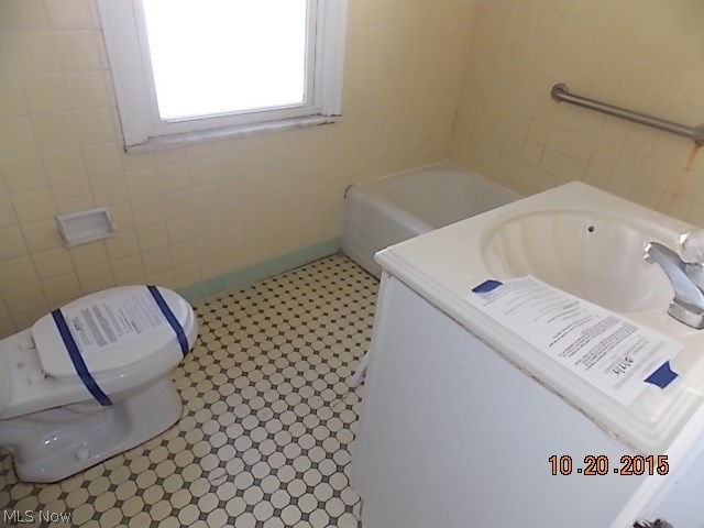 1093 Rushleigh Road Cleveland Heights, OH 44121 - Photo 5 of 13