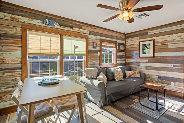 $2,000,000 | 1607 Eleventh Street, Port Aransas, TX 78373
