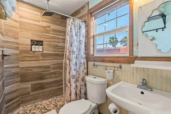 $2,000,000 | 1607 Eleventh Street, Port Aransas, TX 78373