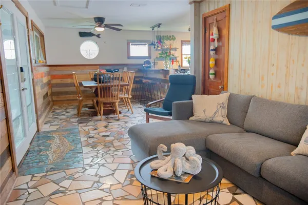 $2,000,000 | 1607 Eleventh Street, Port Aransas, TX 78373