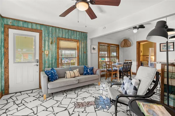 $2,000,000 | 1607 Eleventh Street, Port Aransas, TX 78373