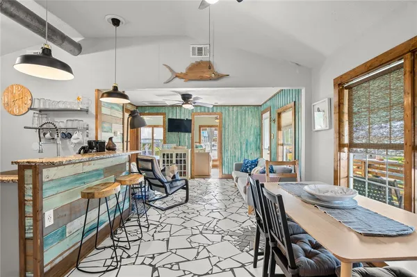 $2,000,000 | 1607 Eleventh Street, Port Aransas, TX 78373
