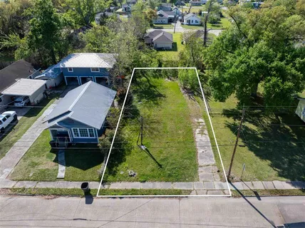 $13,500 | 2508 Demarest Street, Lake Charles, LA 70601