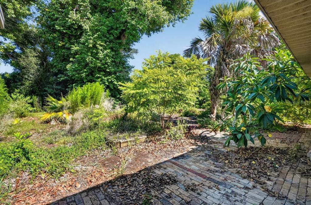 811 Sarabay Road Osprey, FL 34229 - Photo 27 of 36