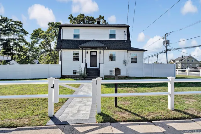 $749,000 | 159 Southside Avenue, Freeport, NY 11520