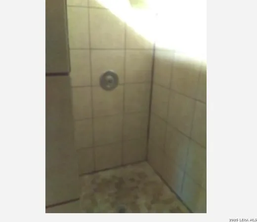 $750 | 600 Monticello Court, Unit 2, San Antonio, TX 78223