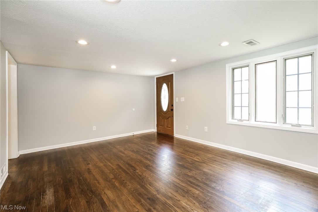 9739 Hoose Road Mentor, OH 44060 - Photo 5 of 20 Gallery Image 5