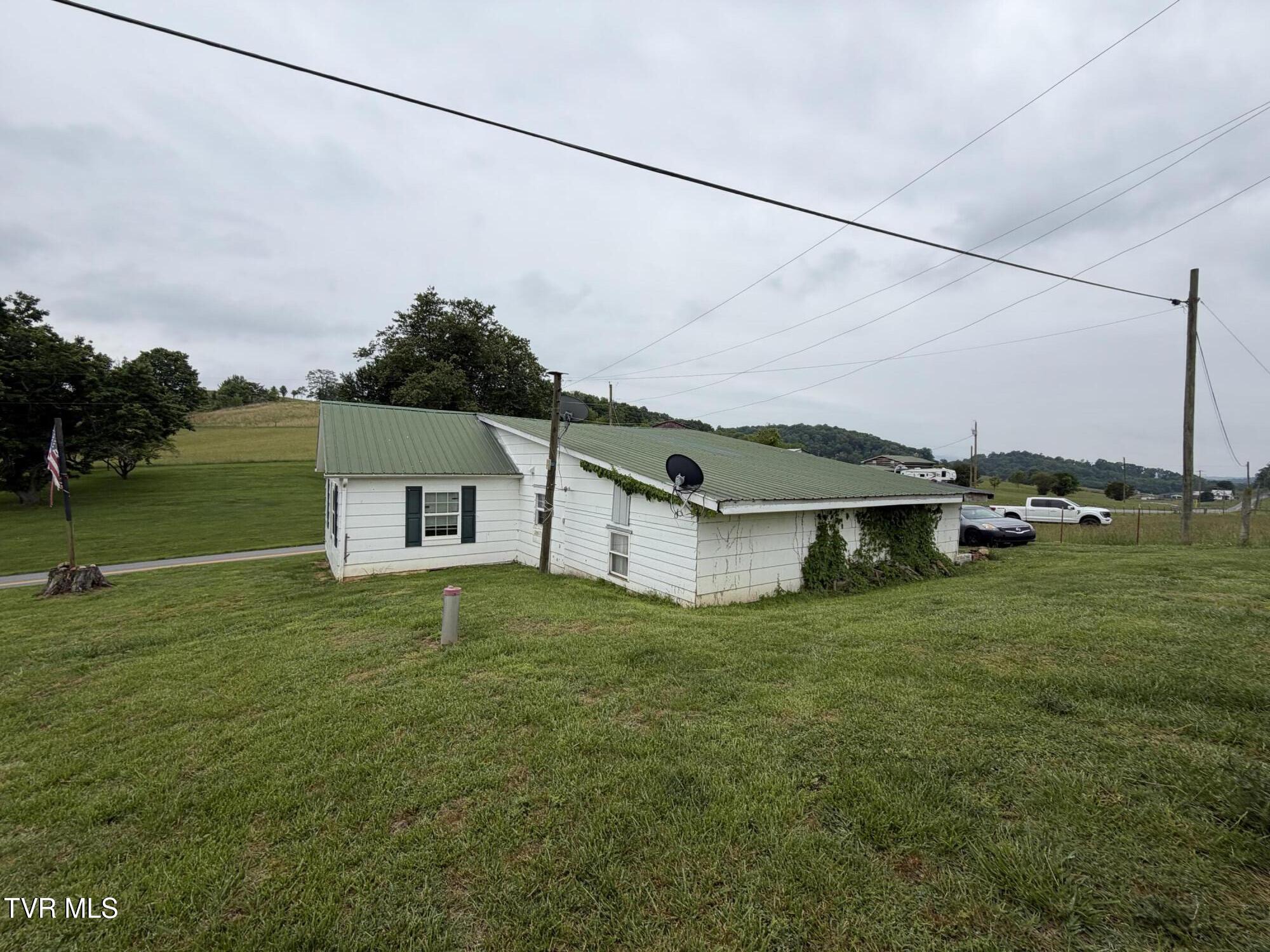 231 Jarrett Road Limestone, TN 37681 - Photo 4 of 7 IMG_4205
