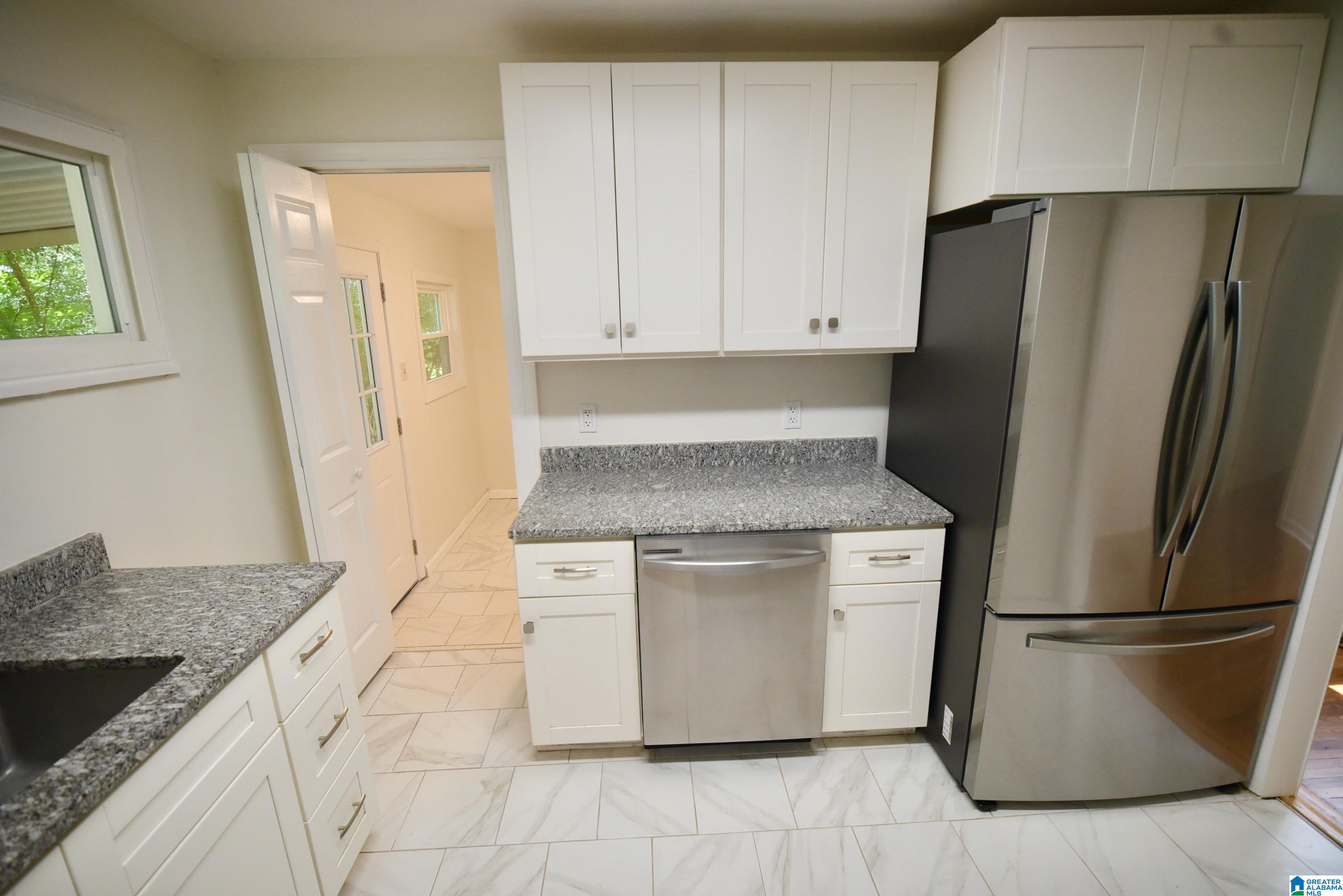 1341 Cresthill Road Birmingham, AL 35213 - Photo 5 of 19
