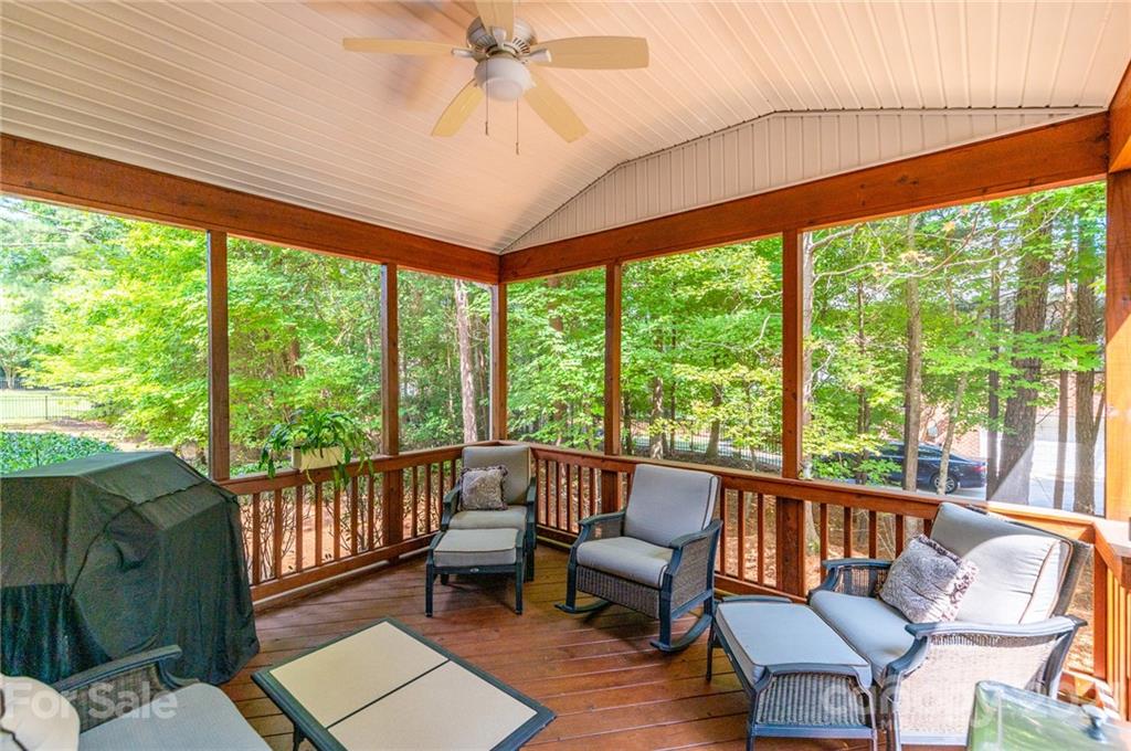 16604 Turtle Point Road Charlotte, NC 28278 - Photo 4 of 48 Gallery Image 4