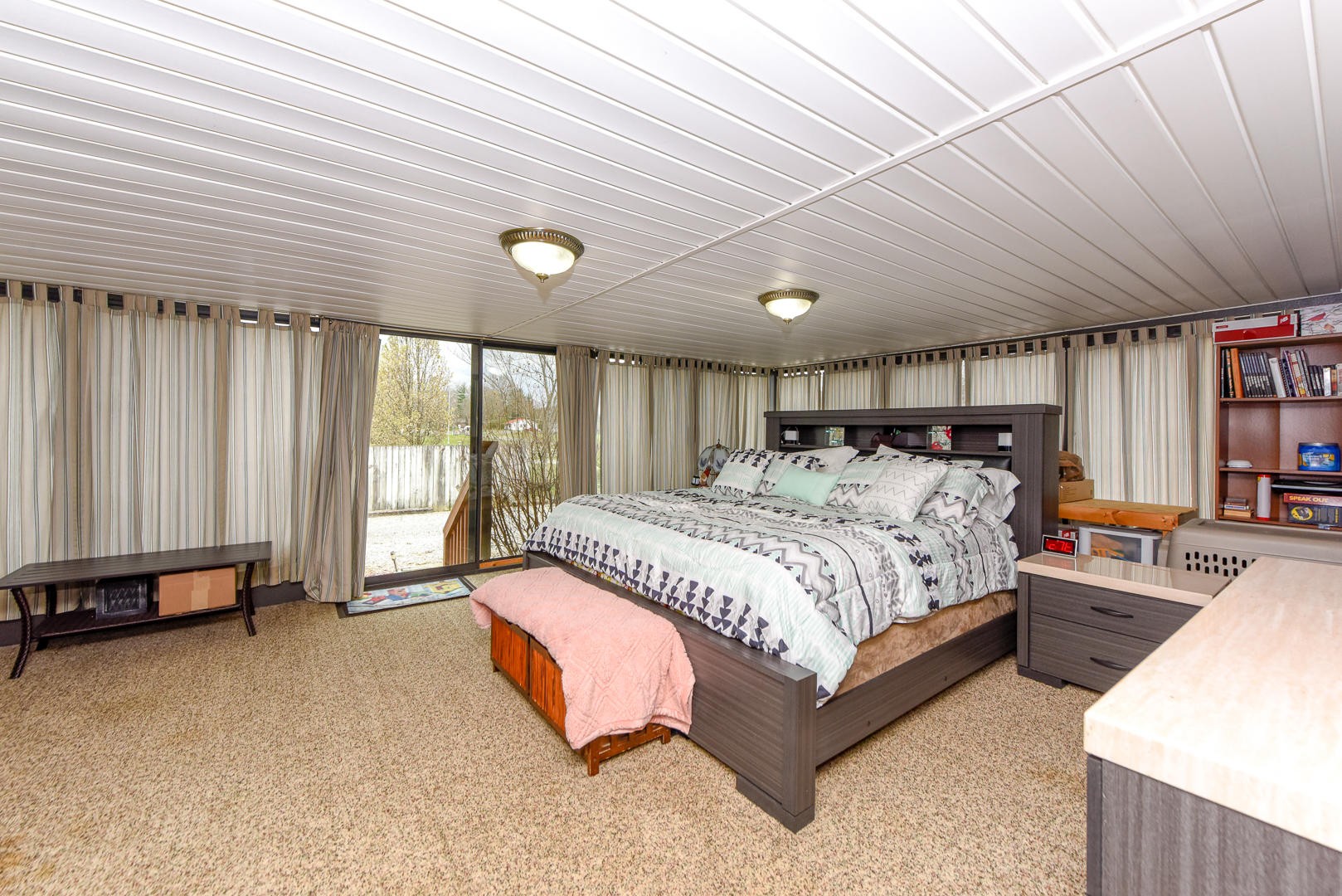 4433 Morganton Road Maryville, TN 37801 - Photo 24 of 40 a bed sitting in a spacious bedroom next to a window