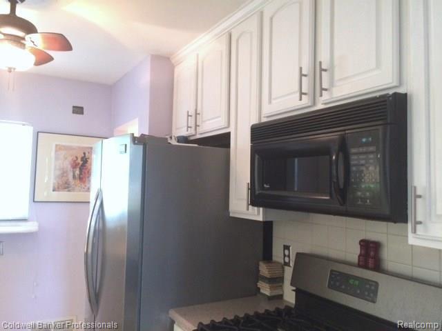 1570 Bournemouth Road Grosse Pointe, MI 48236 - Photo 14 of 37 14.JPG