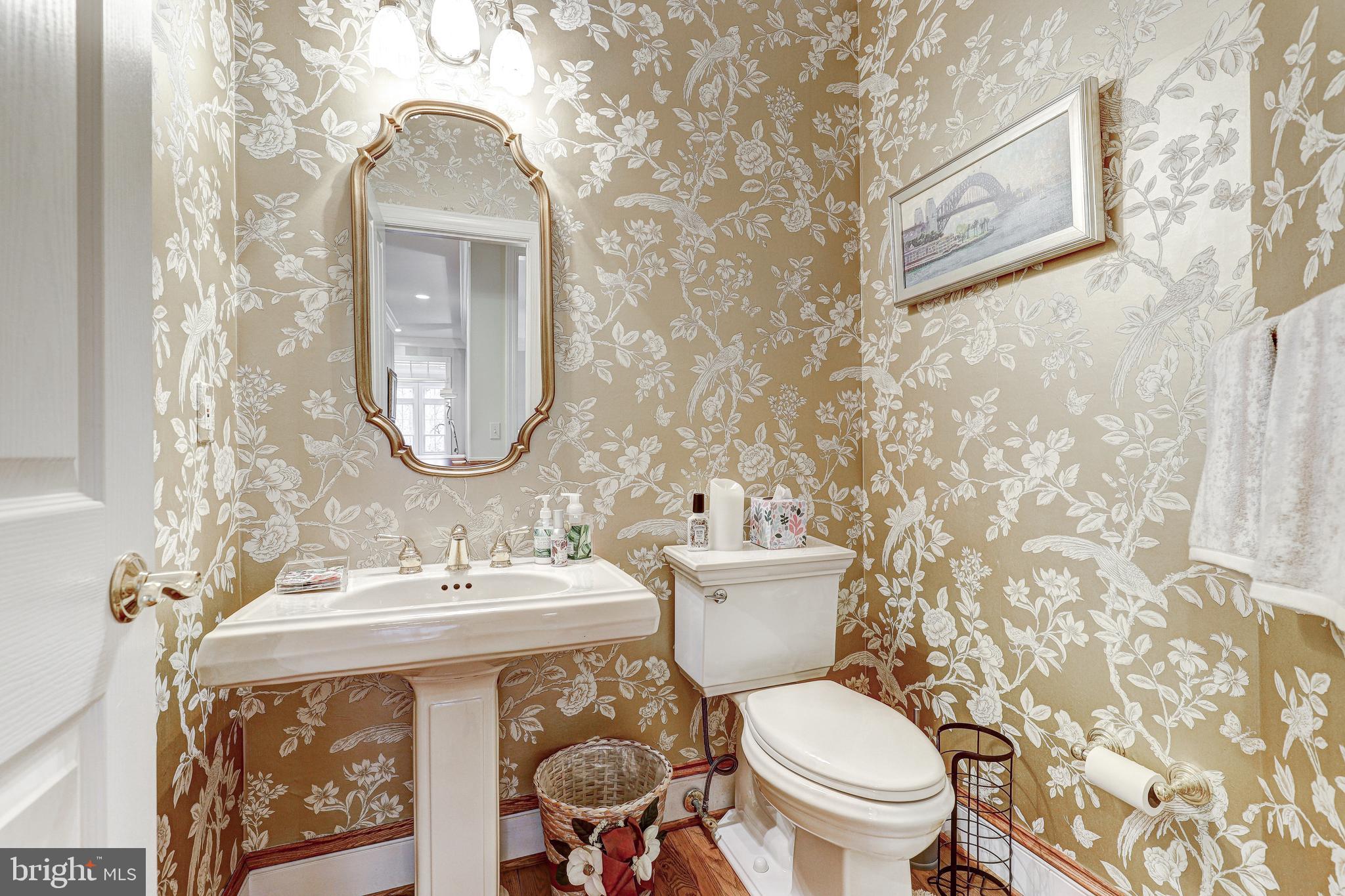 17420 Wesley Chapel Road Monkton, MD 21111 - Photo 20 of 76 Main level Powder Room.