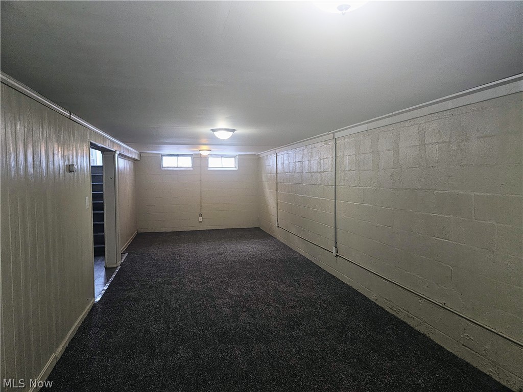 9516 Alexander Road Garfield Heights, OH 44125 - Photo 28 of 36