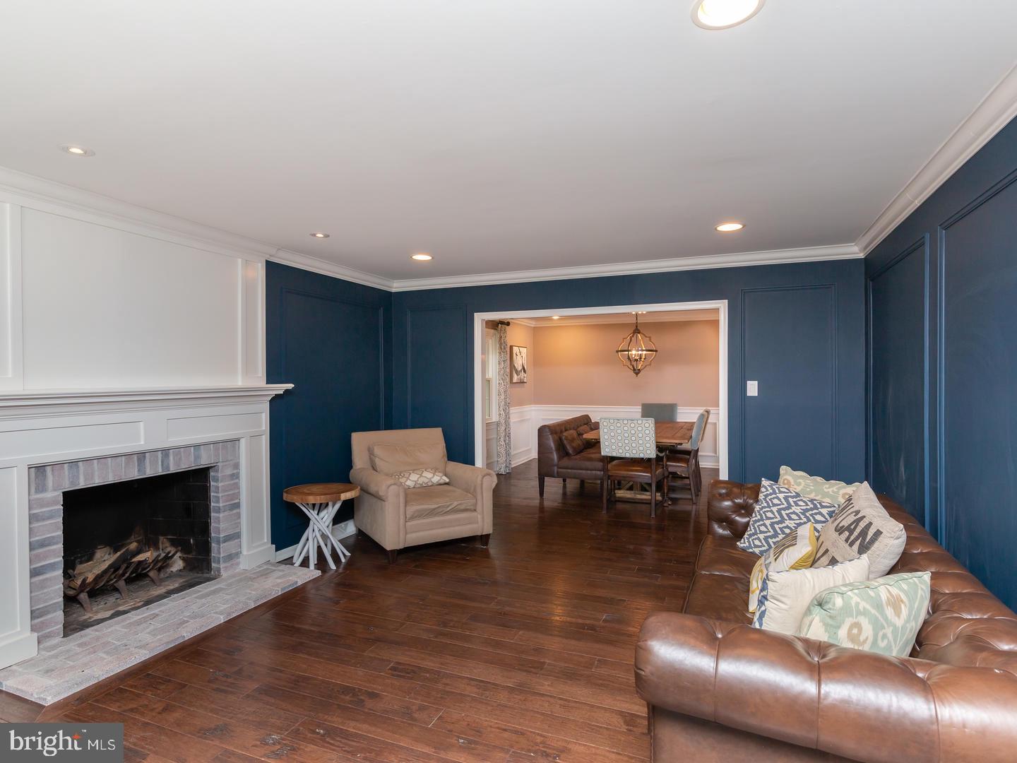 420 Littlebrook Road Berwyn, PA 19312 - Photo 3 of 36 LIVING ROOM
