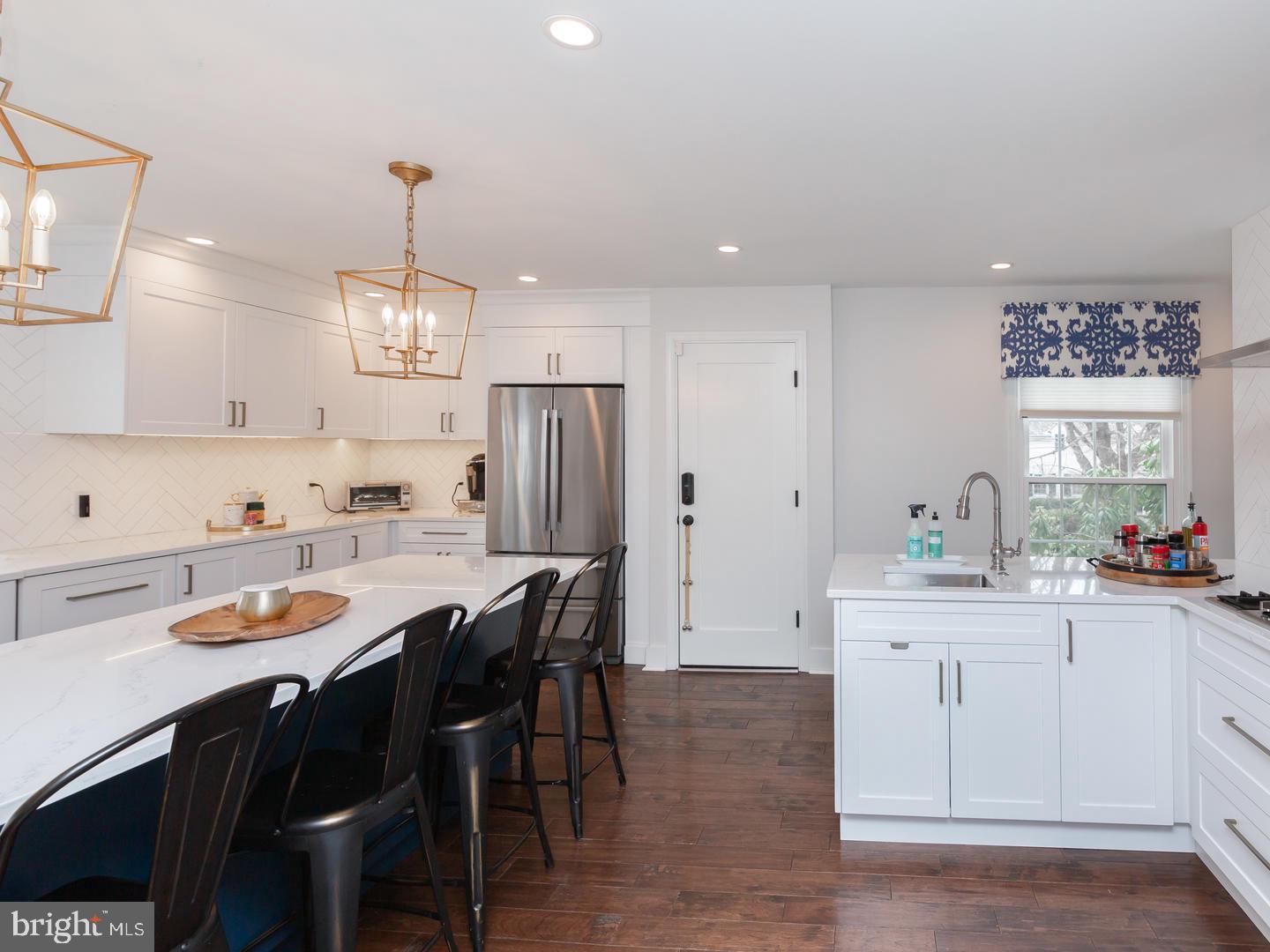 420 Littlebrook Road Berwyn, PA 19312 - Photo 10 of 36 KITCHEN