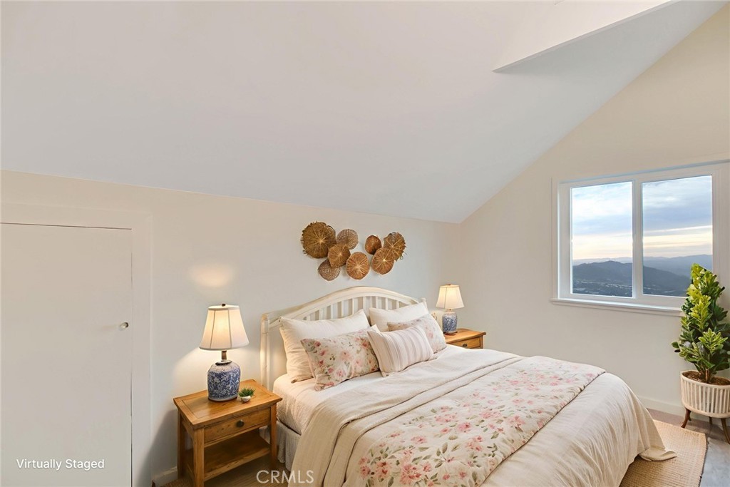 6750 Rainbow Heights Road Fallbrook, CA 92028 - Photo 31 of 64 Upstairs Bedroom 3 - Panoramic/Ocean View Side - Virtually Staged