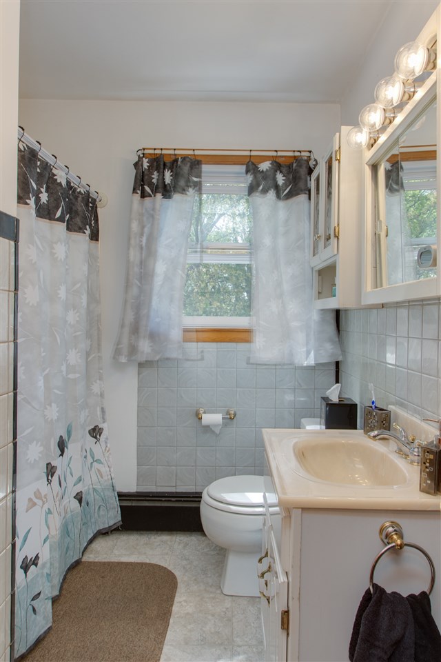 25 South Wilson Street Manchester, NH 03103 - Photo 14 of 38