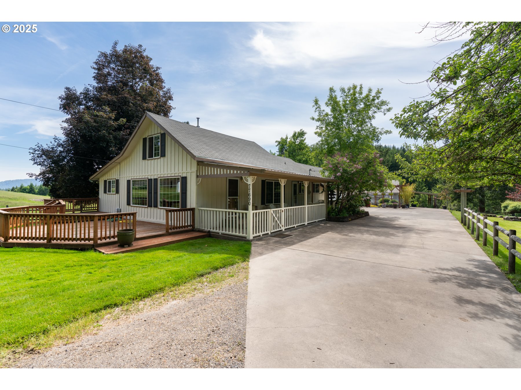 77690 Brock Road Oakridge, OR 97463 - Photo 20 of 45 a front view of a house with a yard