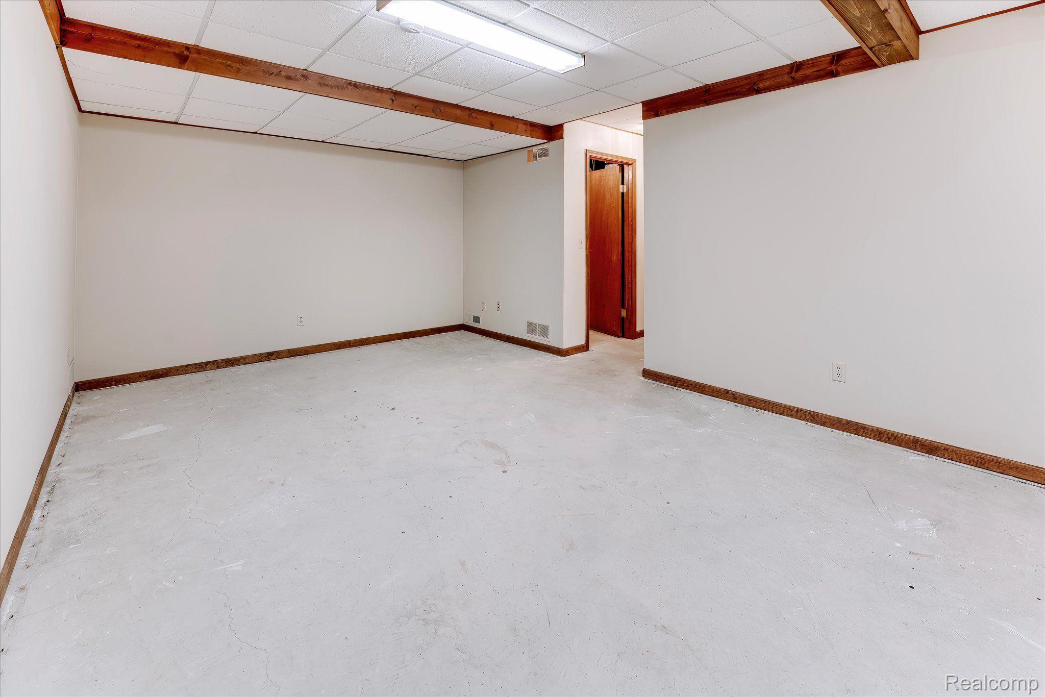 2125 London Bridge Drive Rochester, MI 48307 - Photo 27 of 47 Gallery Image 27