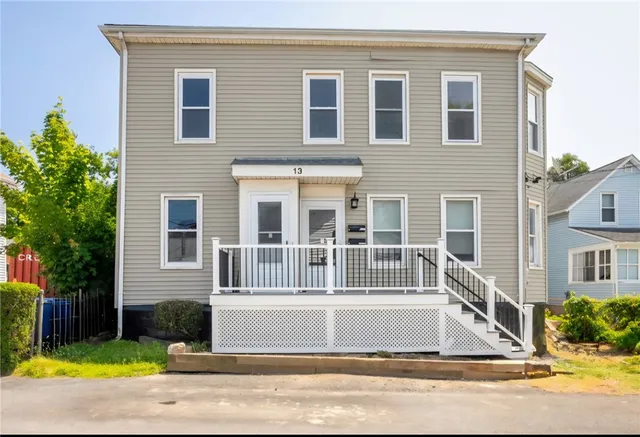 $2,900 | 13 Livingston Place, Middletown, RI 02842