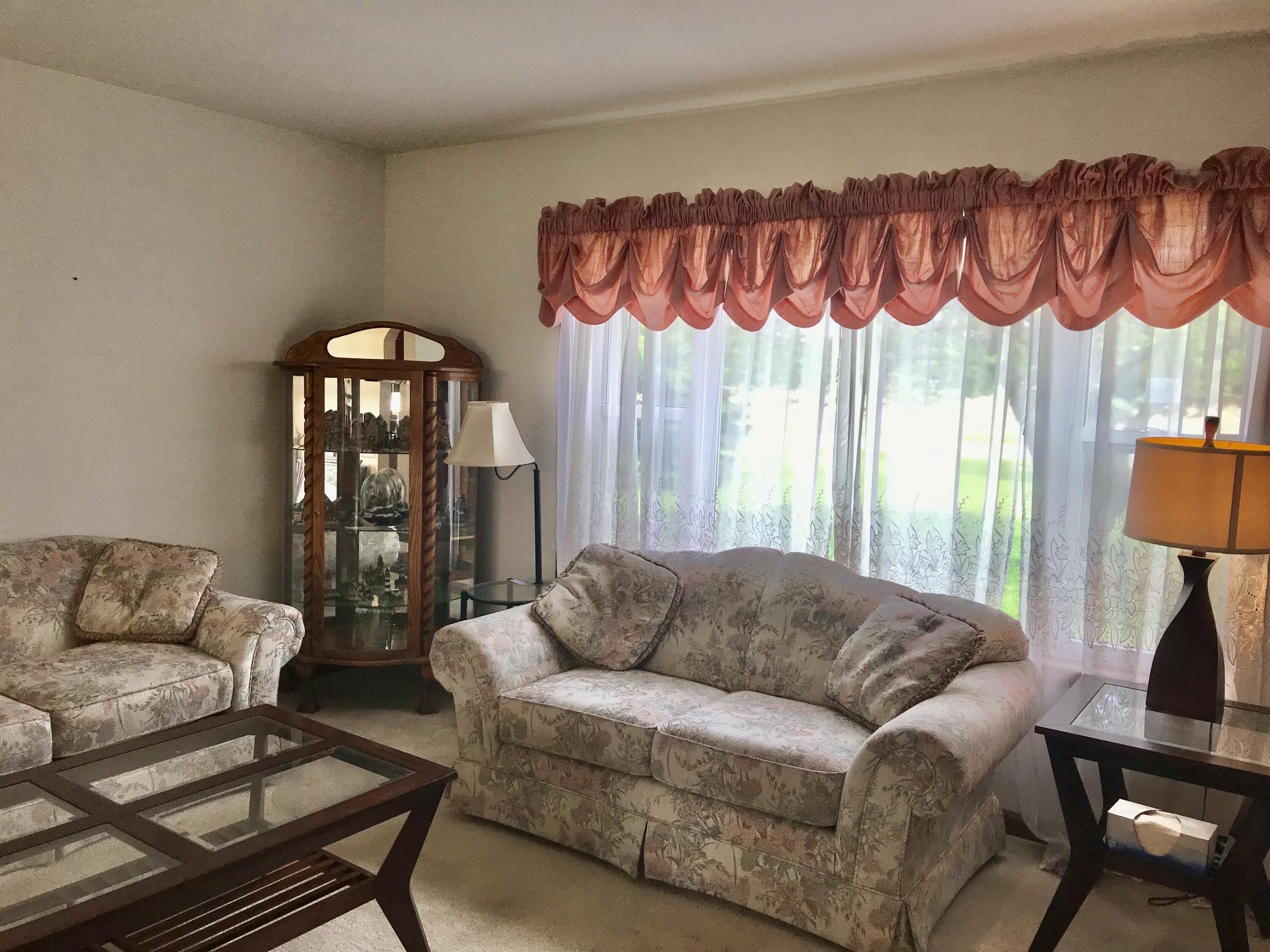 26123 Fawn River Road Sturgis, MI 49091 - Photo 2 of 45 Main fl living rm