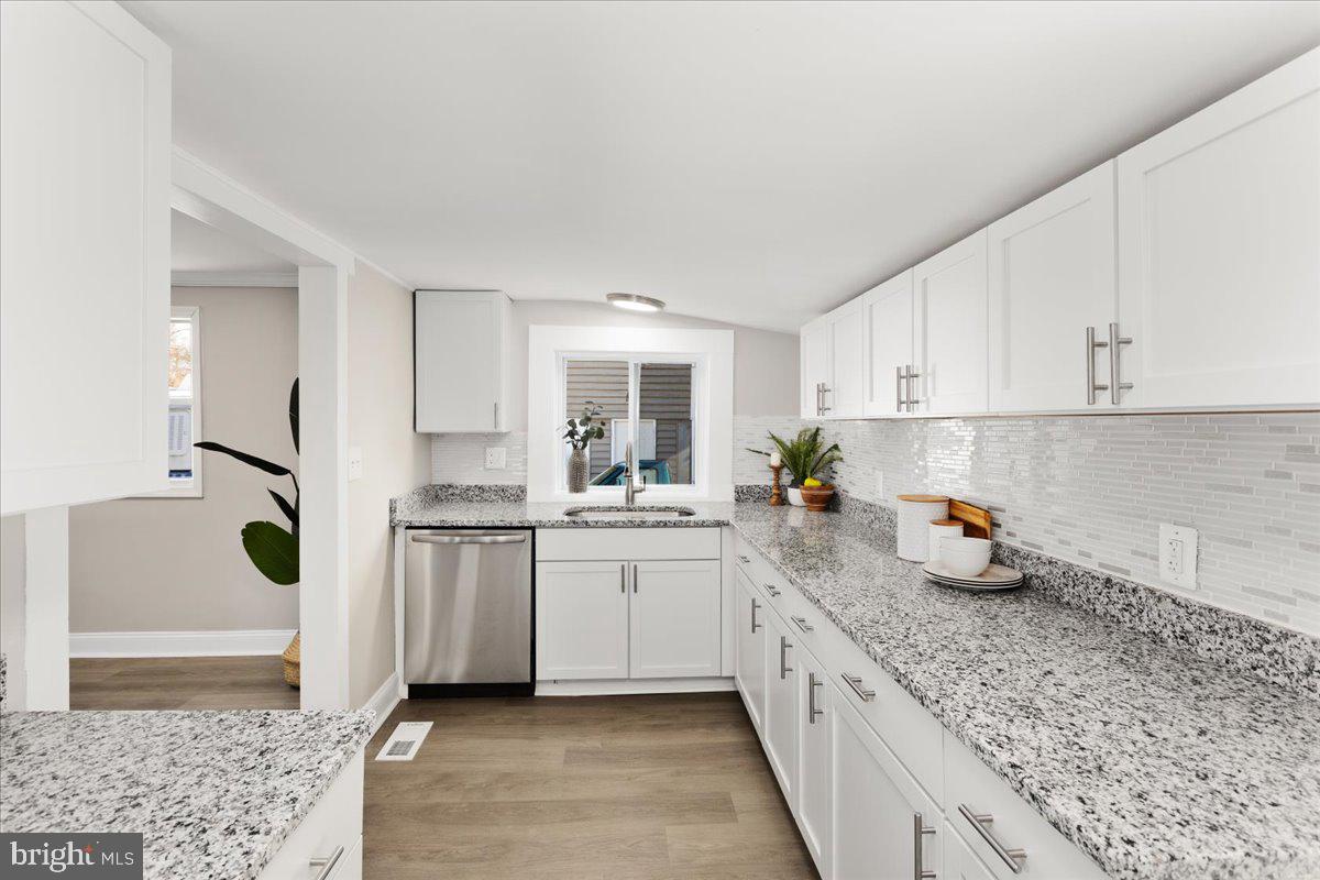 1632 Hilltop Road Edgewater, MD 21037 - Photo 10 of 32