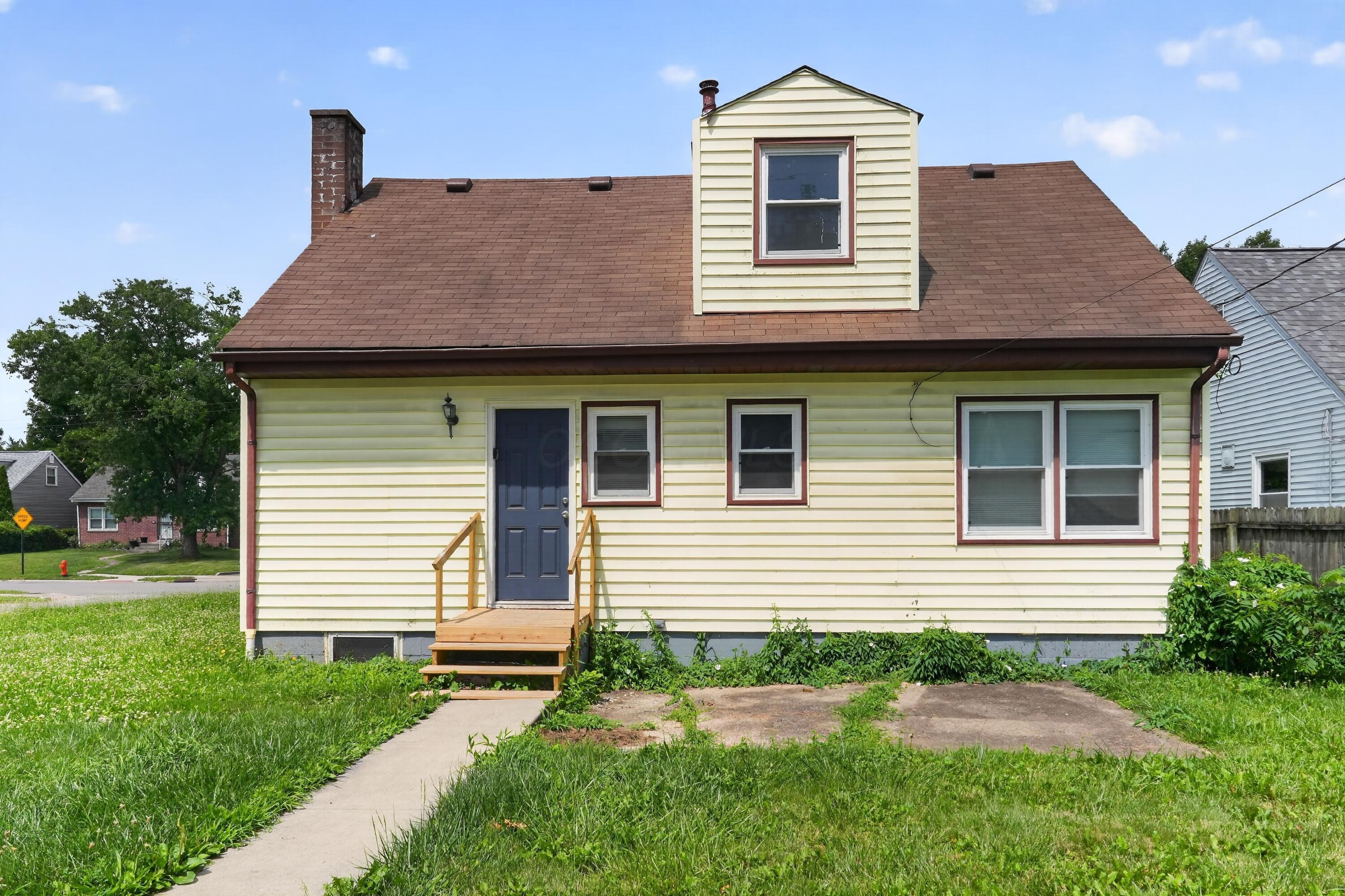 636 South Ashburton Road Columbus, OH 43213 - Photo 31 of 32 06_636_S_Ashburton_Rd-Exterior-on-5