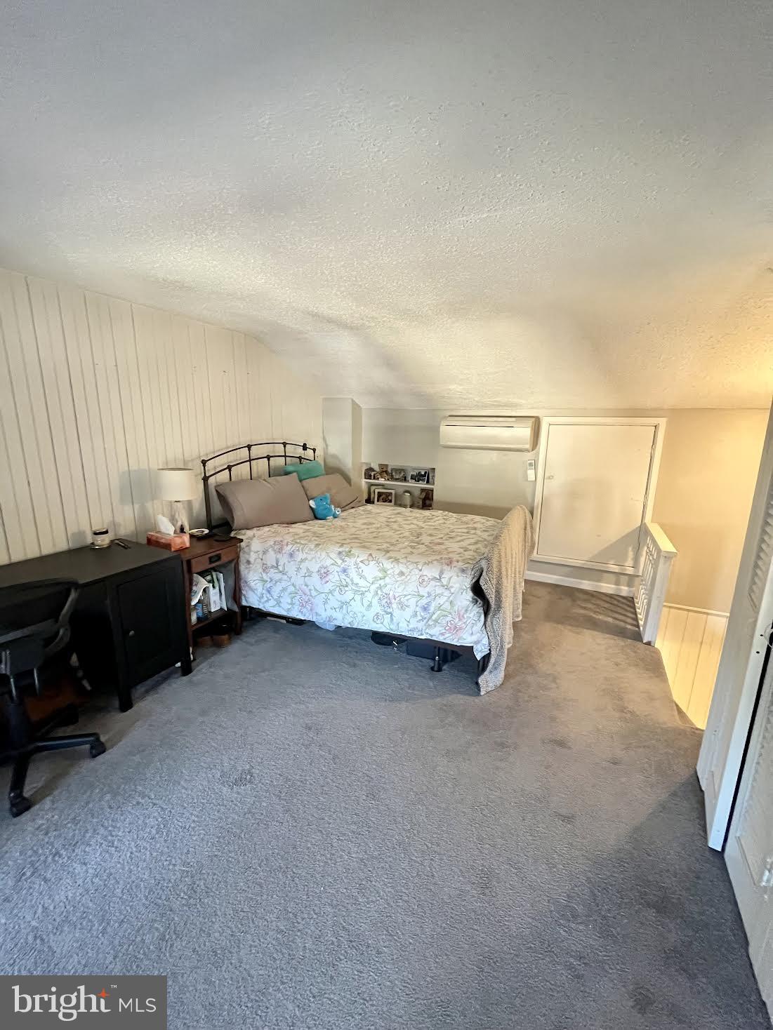 125 Maple Street Conshohocken, PA 19428 - Photo 25 of 32 a bedroom with a bed and a window