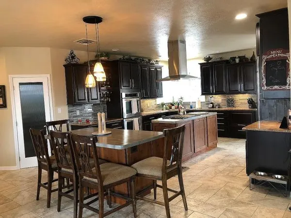 $2,100,000 | 1470 16 Road, Loma, CO 81524