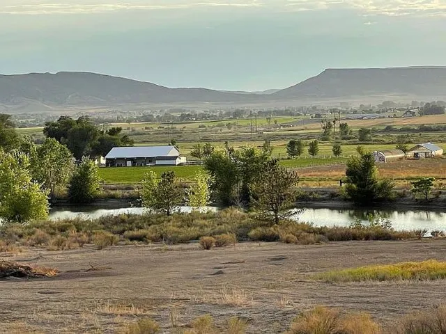 $2,100,000 | 1470 16 Road, Loma, CO 81524