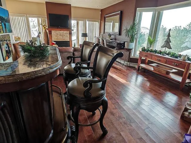 $2,100,000 | 1470 16 Road, Loma, CO 81524