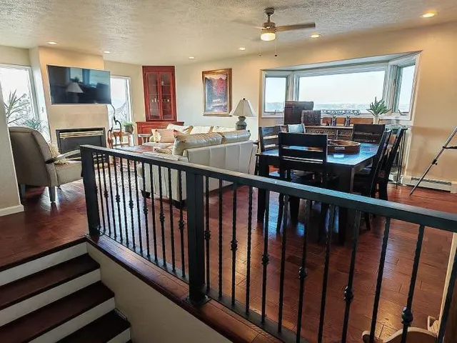 $2,100,000 | 1470 16 Road, Loma, CO 81524