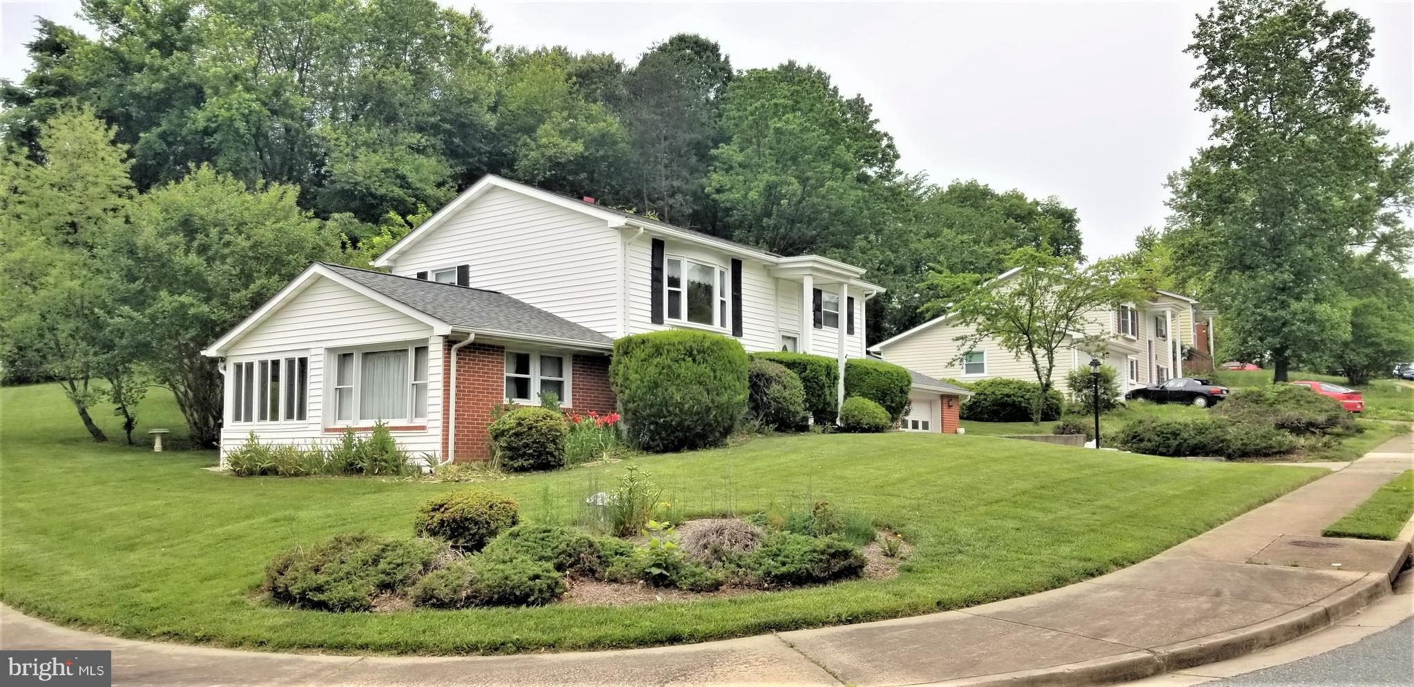 14320 Fullerton Road Woodbridge, VA 22193 - Photo 1 of 24 Gallery Image 1