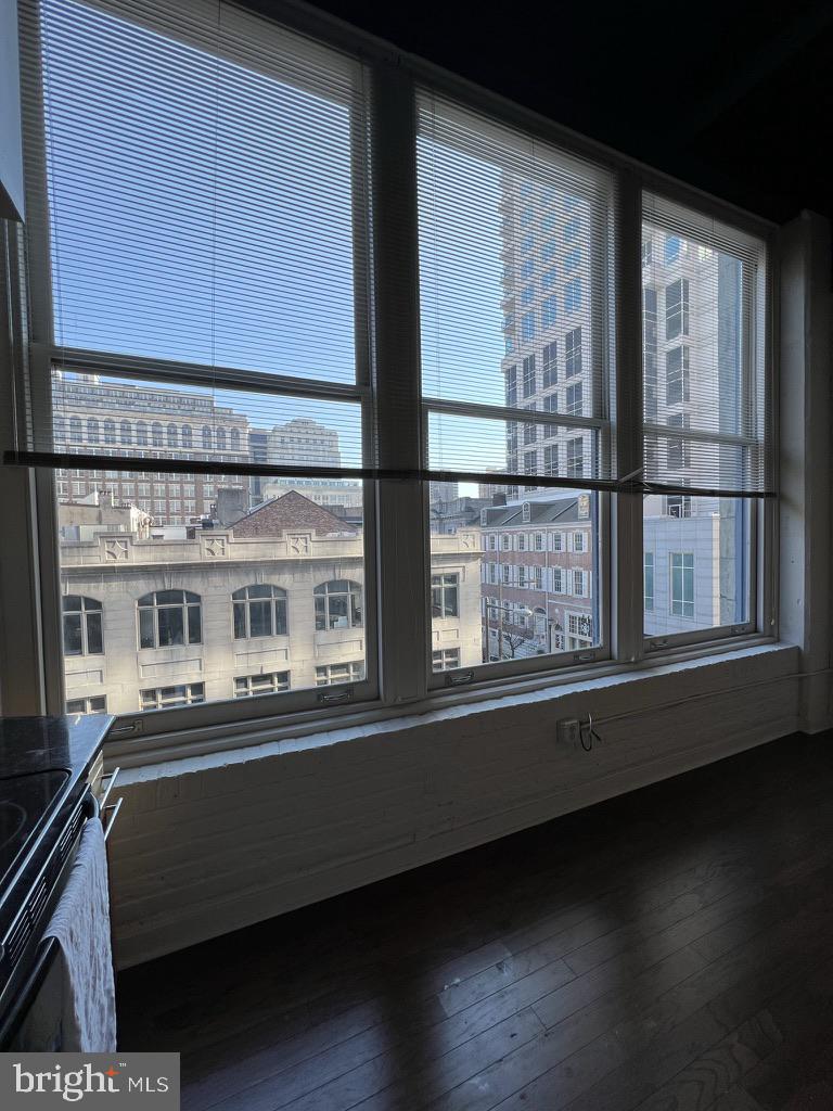 801 Walnut Street, Unit 302 Philadelphia, PA 19107 - Photo 3 of 12