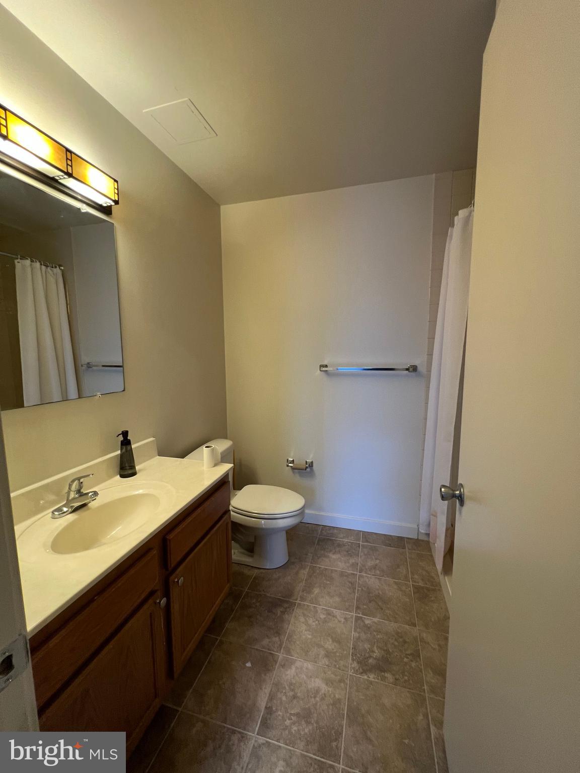 801 Walnut Street, Unit 302 Philadelphia, PA 19107 - Photo 10 of 12