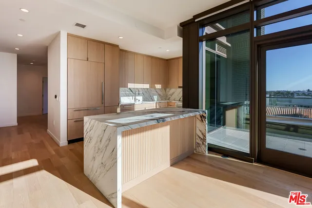 $25,000 | 700 Broadway, Unit PH 715, Santa Monica, CA 90401