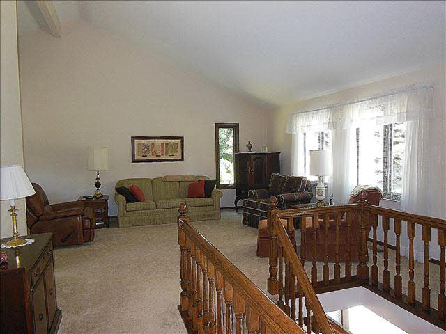 10035 Crabb Road Temperance, MI 48182 - Photo 11 of 20 Living Room