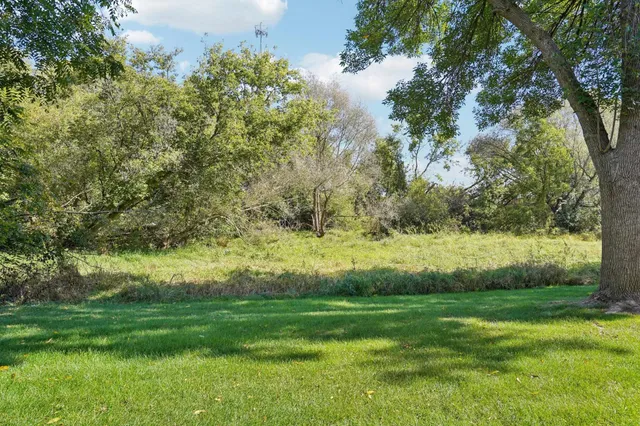 $319,900 | 317 Castle Oaks Crossing, Waunakee, WI 53597