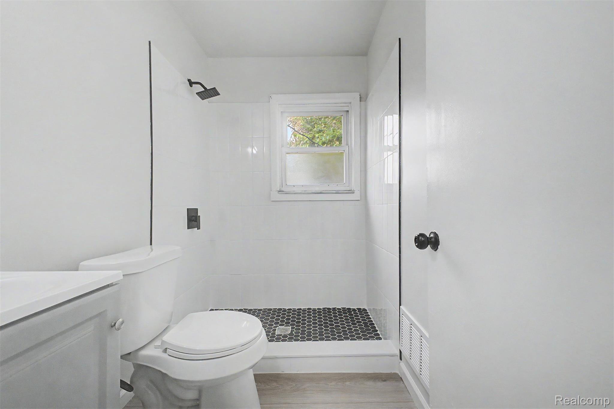 7645 Evergreen Road Detroit, MI 48228 - Photo 13 of 27 13.jpg