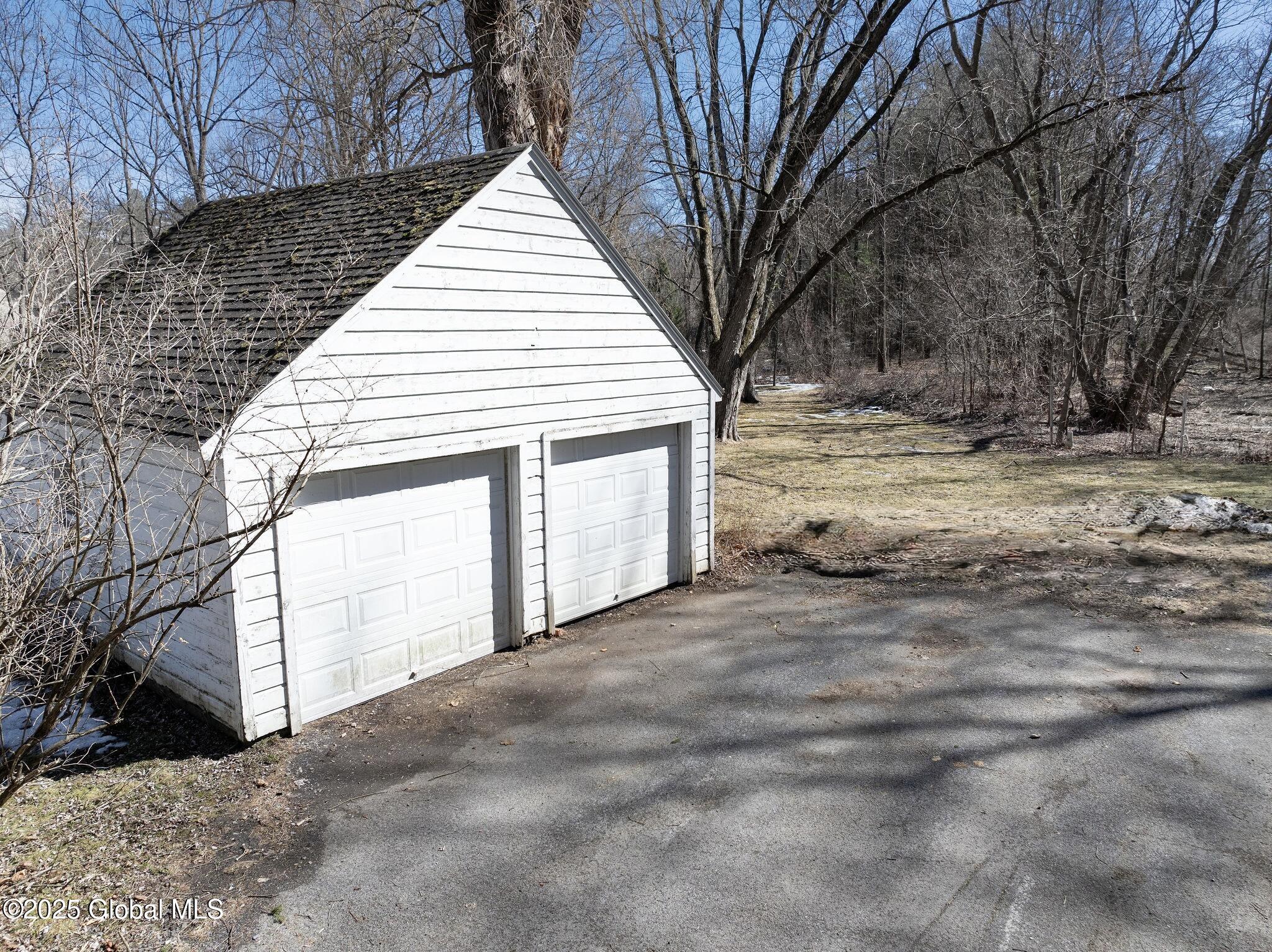 23 McCormack Road Bethlehem, NY 12159 - Photo 26 of 32 50