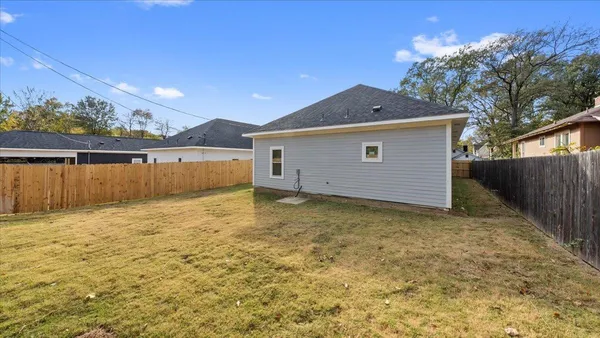 $2,495 | 1068 Bruce Street, Memphis, TN 38104